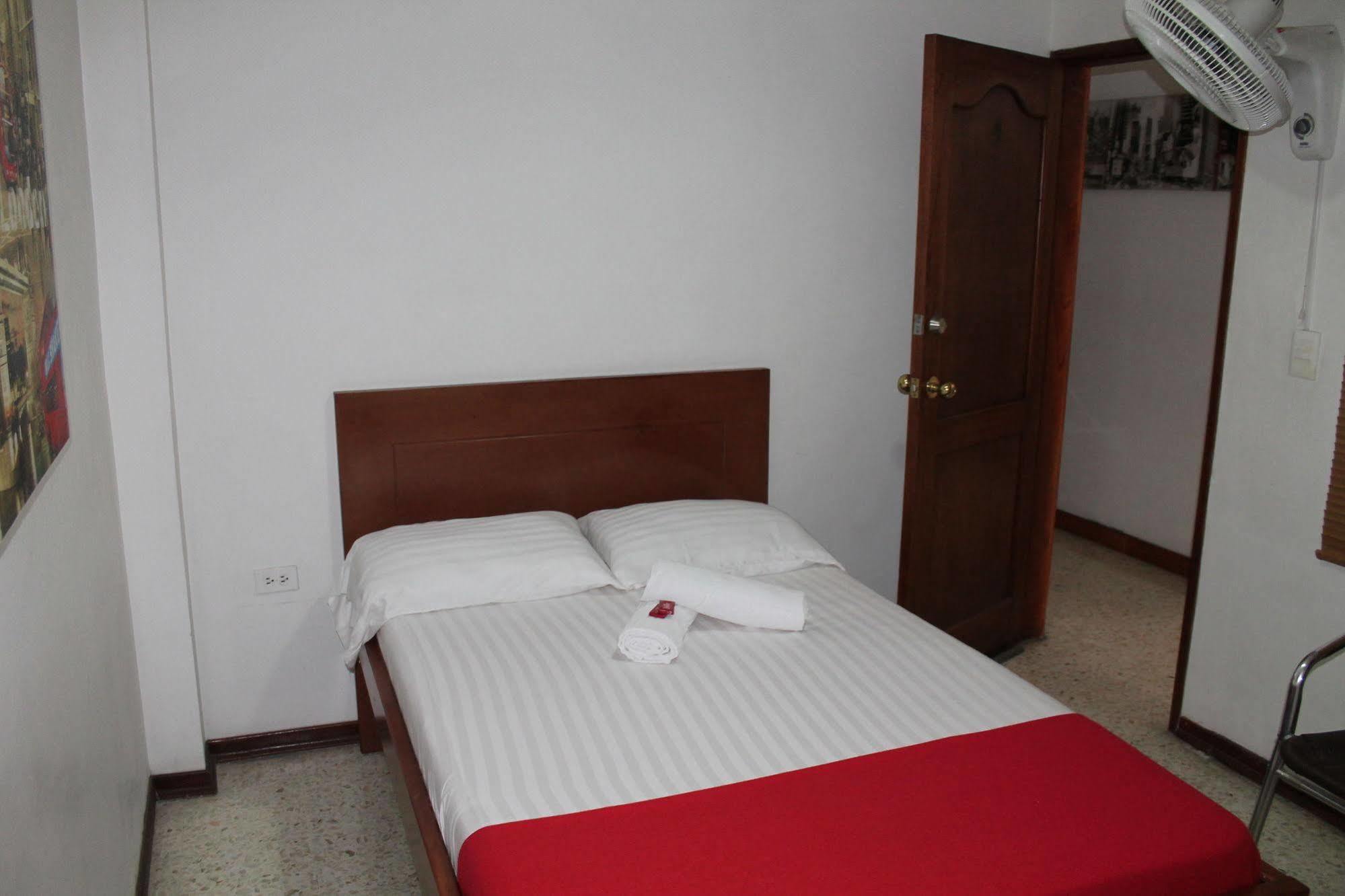 Pasadena Hostel Cali Ngoại thất bức ảnh